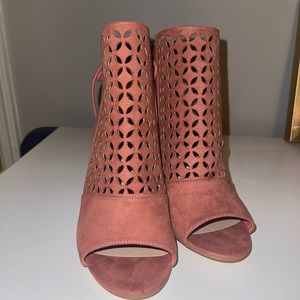 Size 7.5 just fab coral peep toe wedge heels!